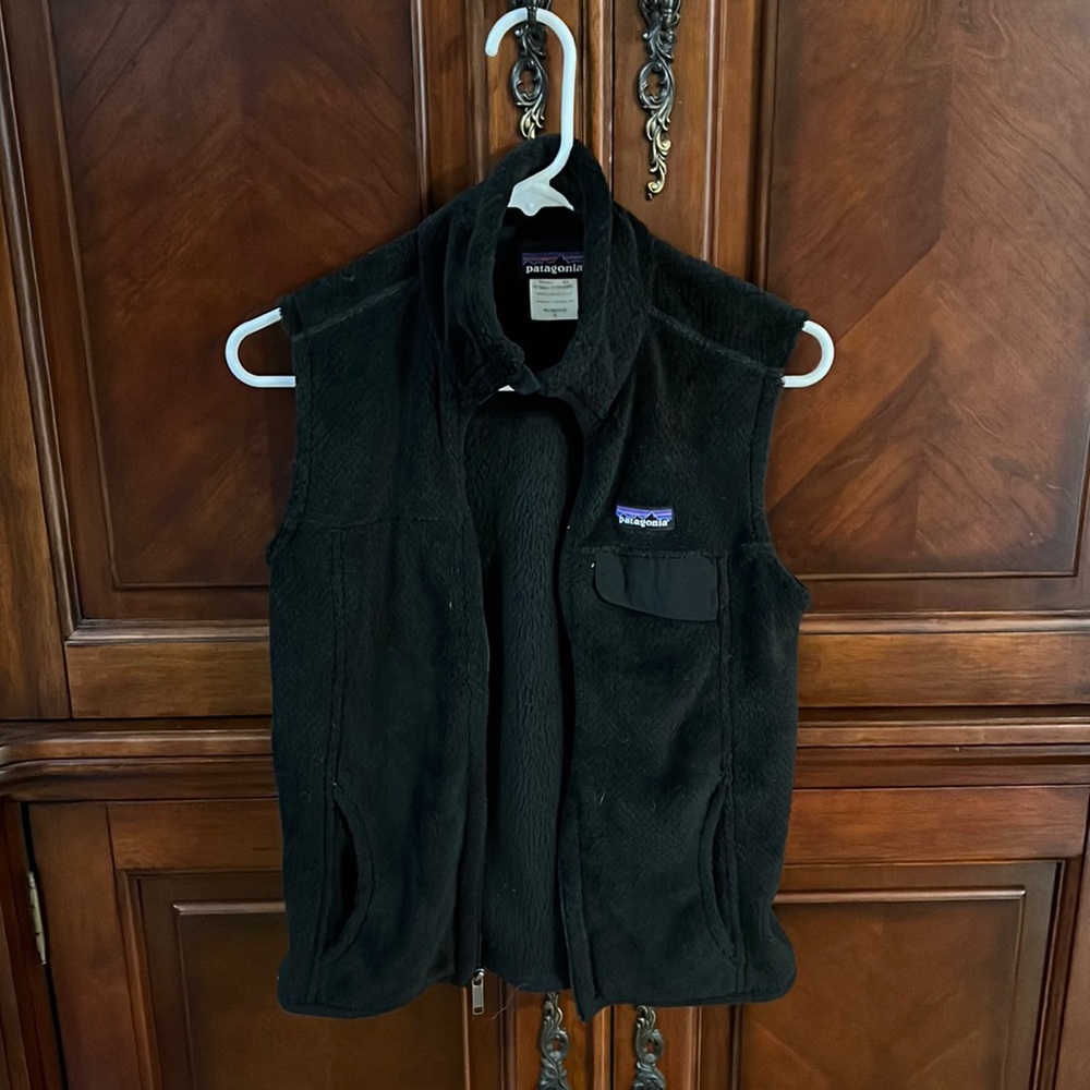 Black patagonia vest